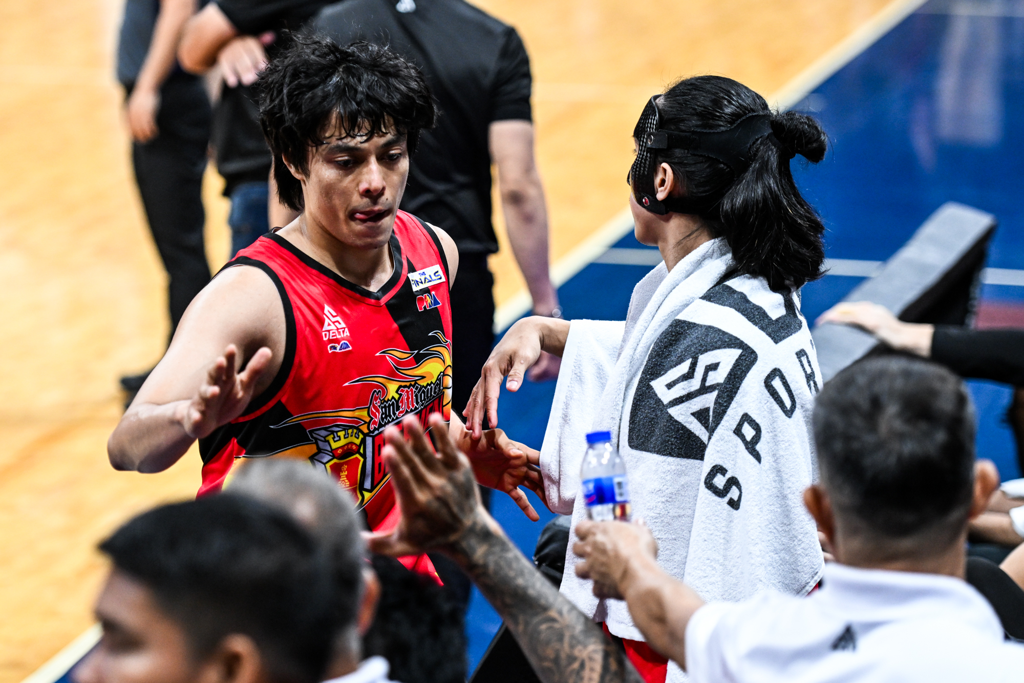 In Photos San Miguel stays redhot in PBA Finals Game 1 OneSports.PH